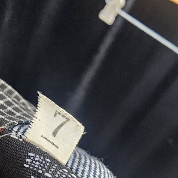 E)•(On (EXOn) Collection Jeans Straight Leg Size 7 or 29 Fit 32"x30" - Picture 16 of 16